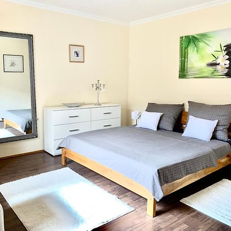 Szarszo Apartment With 3 Rooms And Private Beach, Private Parking Balatonszarszo Εξωτερικό φωτογραφία